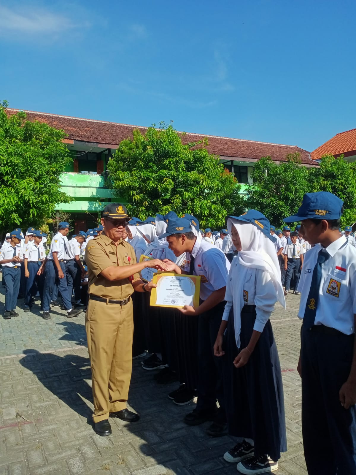Kegiatan P5: Proyek "Sekolah Hijau" Tanam 1000 Pohon
